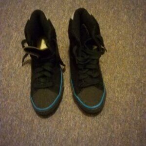 Harley Davidson chuckers size 8.5 mens